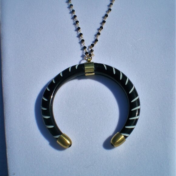 Black/White Double Ended Crescent Pendant Necklace - Picture 3 of 4